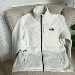 Women’s North Face Denali jacket